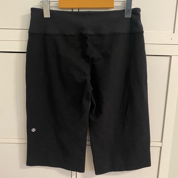 Cropped Yoga Pants - Picture 3 of 4